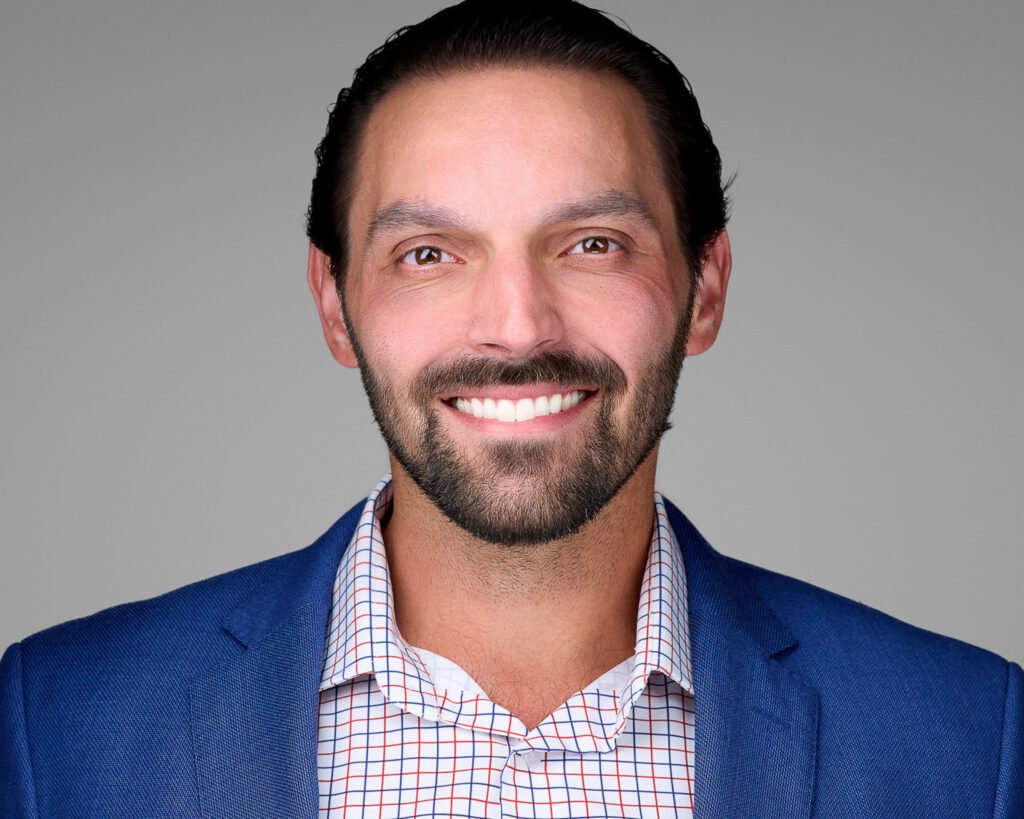 Evoto | 2mm Headshots and Event Photography LinkedIn Headshot