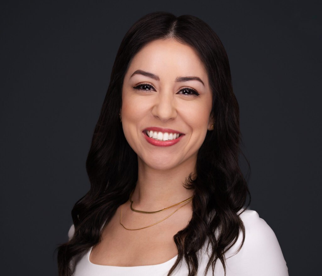 Headshot Photographer Image of a woman near you