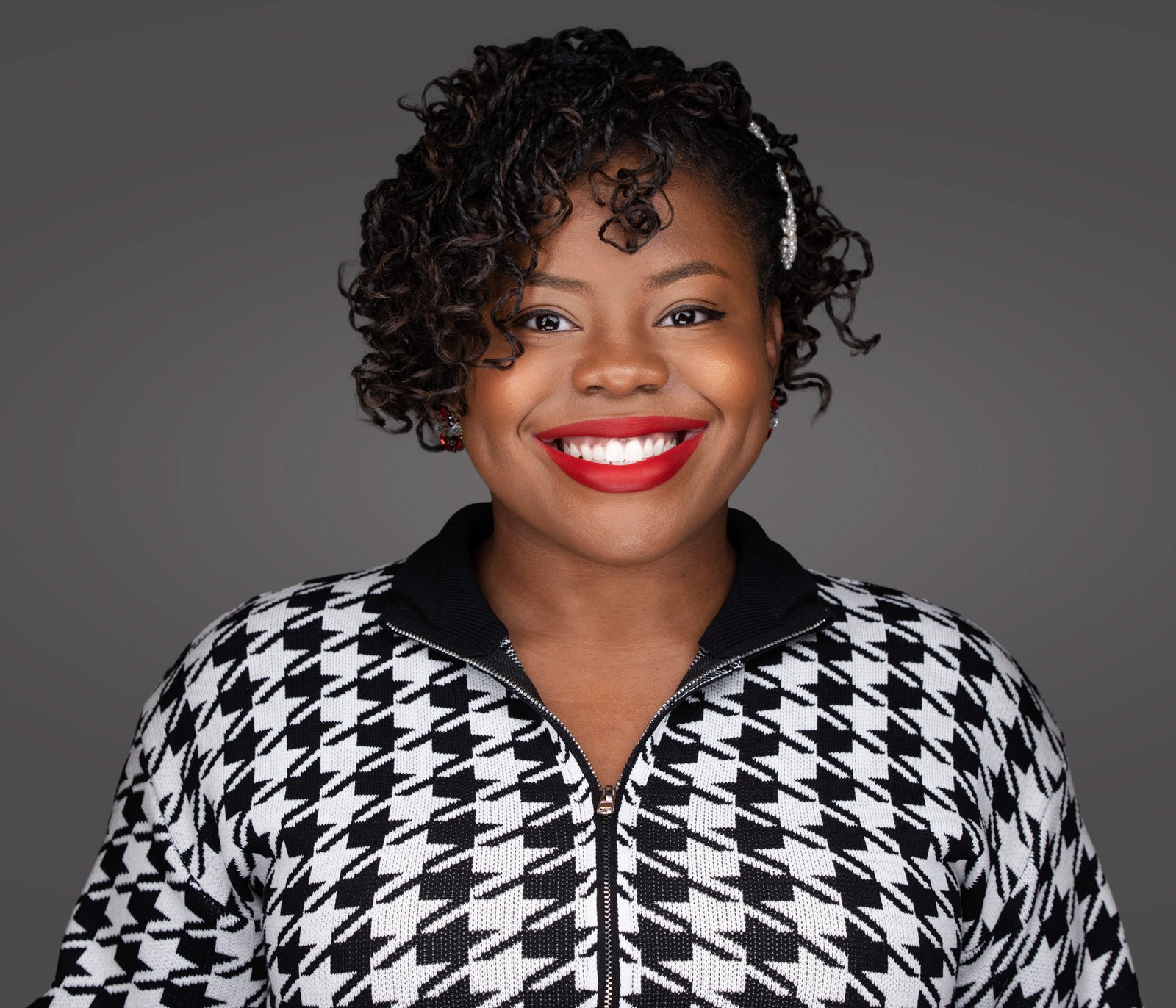 Fort Worth Headshot Example for people of color | 2mm Headshots and Event Photography Professional Headshots Near Me In Dallas Fort Worth of an attractive Woman