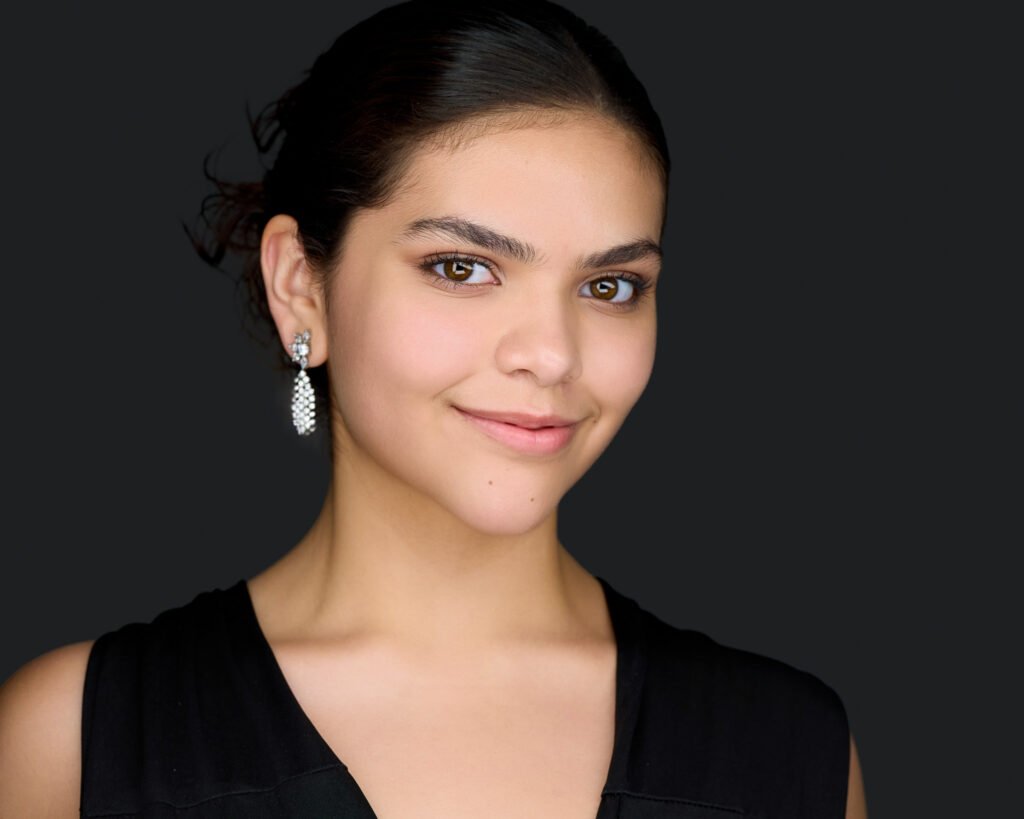 Where can I get a headshot near me example of a woman
