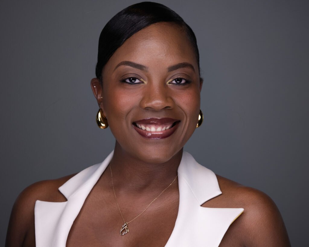 A beautiful womans headshot in Arlington Texas.
