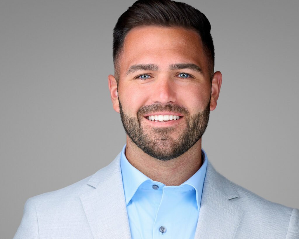 - 2mm Headshots & Event Photography Confident Headshot